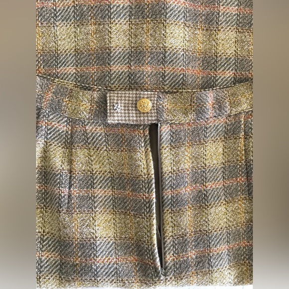 Beautiful Vintage Salvatore Ferragamo 80s 90s Plaid Wool Skirt Suit Gold Buttons - Picture 16 of 16